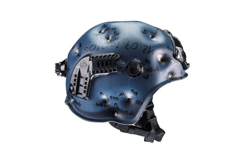 ulbrichts-protection-stoppwirkung-beschossener-helm-3