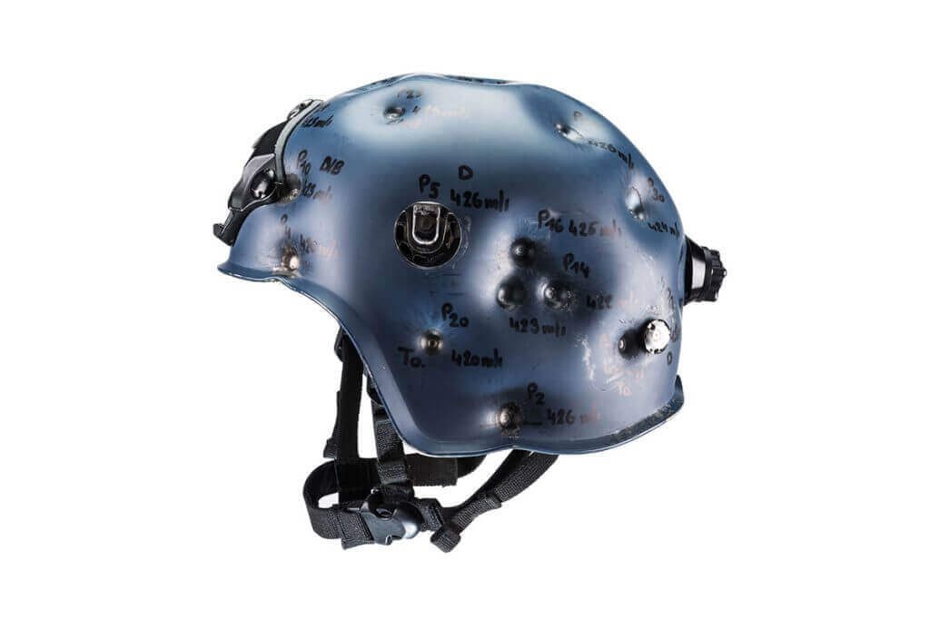 ulbrichts-protection-stoppwirkung-beschossener-helm-4